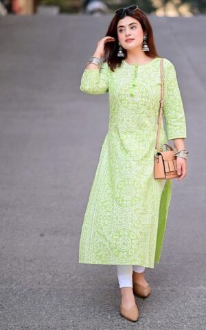 Chic Green Kurta with White Embroidery